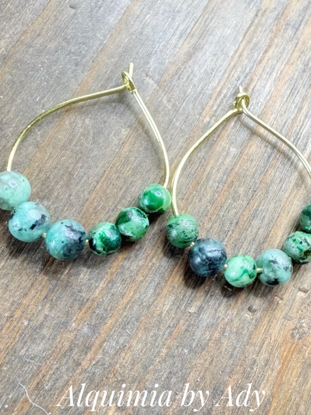 Alquimia Gold Hoop Earrings with Variegated Green Beads